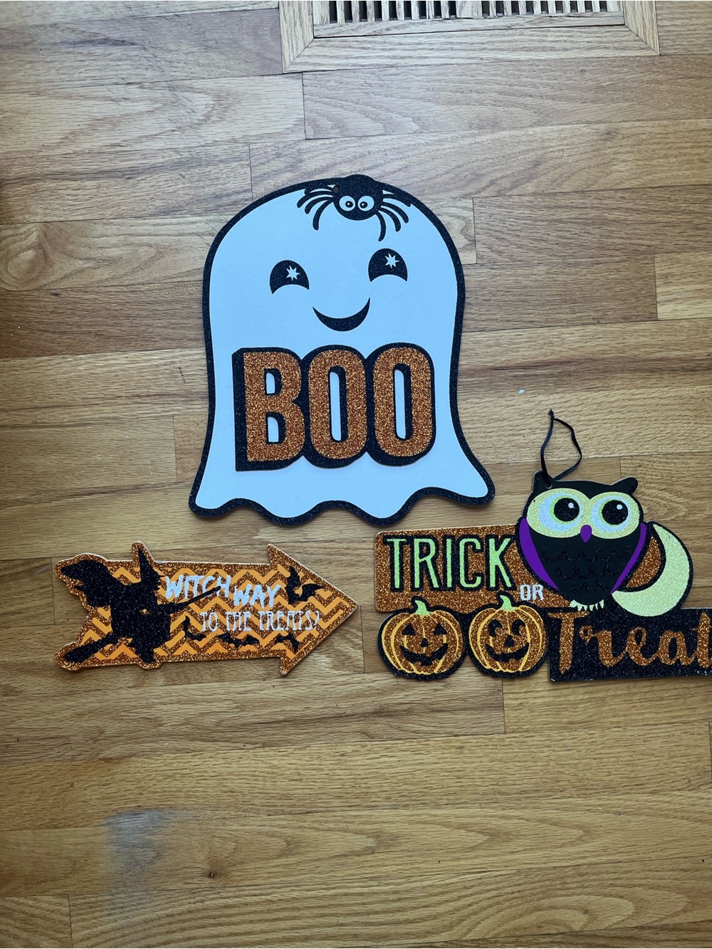 Sparkly Cute Halloween Signs
